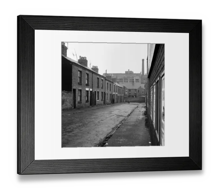Framed Print : Slum areas of Leicester. 18th October 1963 Framed Print : Slum areas of Leicester. 18th October 1963