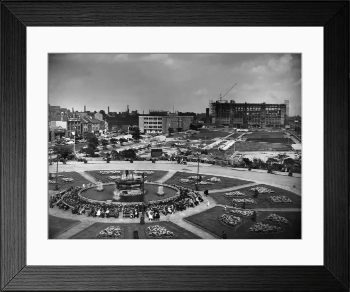 Framed Print : Fountains splashing merrily amid flowerbeds ablaze with colour Framed Print : Fountains splashing merrily amid flowerbeds ablaze with colour