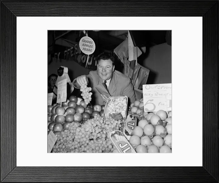 Framed Print : Market stall holder in Wigan. 3rd November 1960 Framed Print : Market stall holder in Wigan. 3rd November 1960