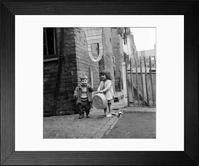 Framed Print : Slum areas of Leicester. 18th October 1963 Framed Print : Slum areas of Leicester. 18th October 1963