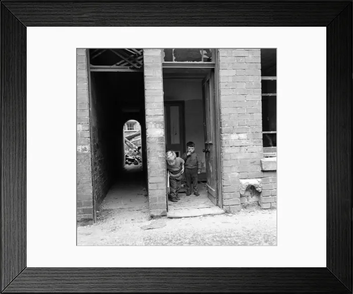 Framed Print : Slum areas of Leicester. 18th October 1963 Framed Print : Slum areas of Leicester. 18th October 1963