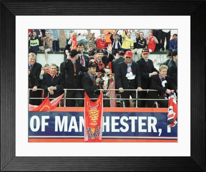 Framed Print : Manchester United Homecoming on open-top bus May 1999 is mobbed by fans Framed Print : Manchester United Homecoming on open-top bus May 1999 is mobbed by fans