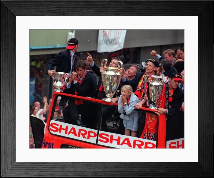 Framed Print : Manchester United Football Team Celebrations May 1999 Manchester United passes Framed Print : Manchester United Football Team Celebrations May 1999 Manchester United passes