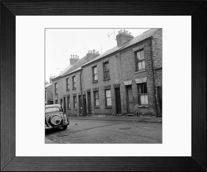 Framed Print : Slum areas of Leicester. 18th October 1963 Framed Print : Slum areas of Leicester. 18th October 1963
