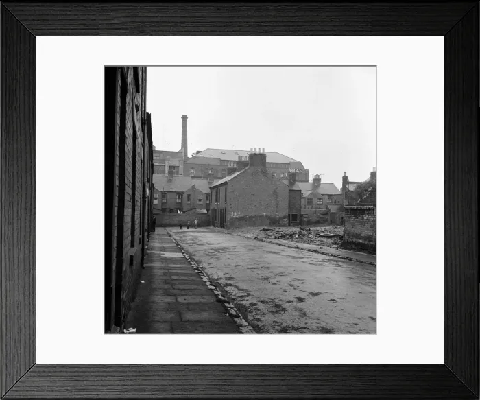 Framed Print : Slum areas of Leicester. 18th October 1963 Framed Print : Slum areas of Leicester. 18th October 1963