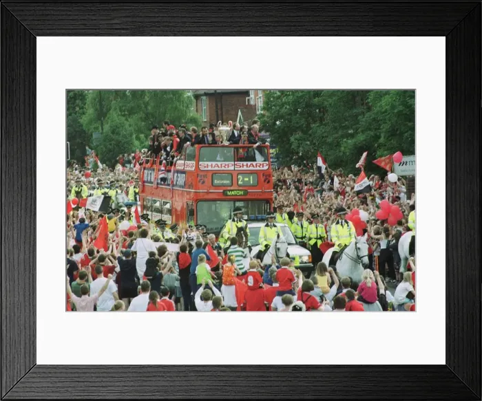 Framed Print : Manchester United Homecoming on open-top bus May 1999 is mobbed by fans Framed Print : Manchester United Homecoming on open-top bus May 1999 is mobbed by fans
