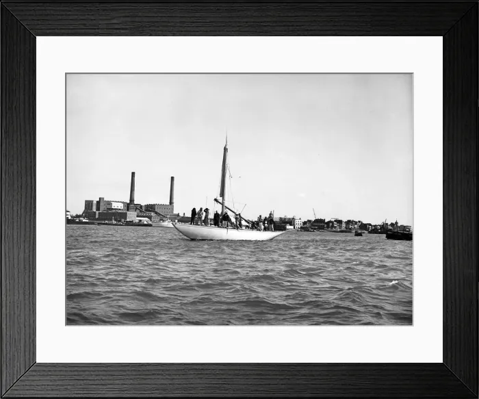 Framed Print : A view of Portsmouth harbour, Hampshire. 12th May 1958 Framed Print : A view of Portsmouth harbour, Hampshire. 12th May 1958