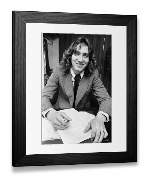 Framed Print : Footballer Robin Friday with Reading FC manager Charlie Hurley after signing a Framed Print : Footballer Robin Friday with Reading FC manager Charlie Hurley after signing a
