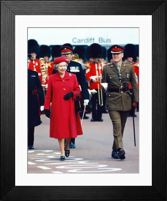Framed Print : Queen Elizabeth II visits the National Museum. The Queen inspects the 1st regiment Royal Framed Print : Queen Elizabeth II visits the National Museum. The Queen inspects the 1st regiment Royal