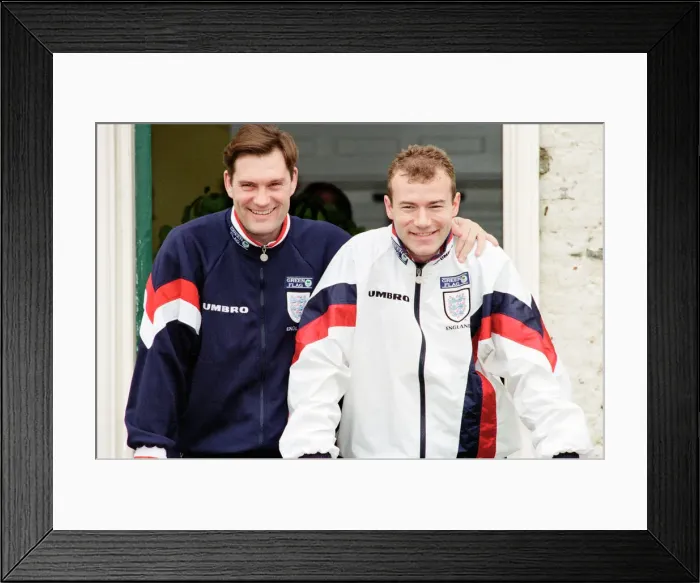 Framed Print : England manager Glenn Hoddle and player Alan Shearer pictured at Bisham Abbey