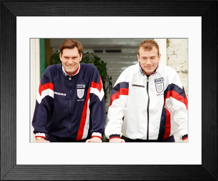 Framed Print : England manager Glenn Hoddle and player Alan Shearer pictured at Bisham Abbey Framed Print : England manager Glenn Hoddle and player Alan Shearer pictured at Bisham Abbey