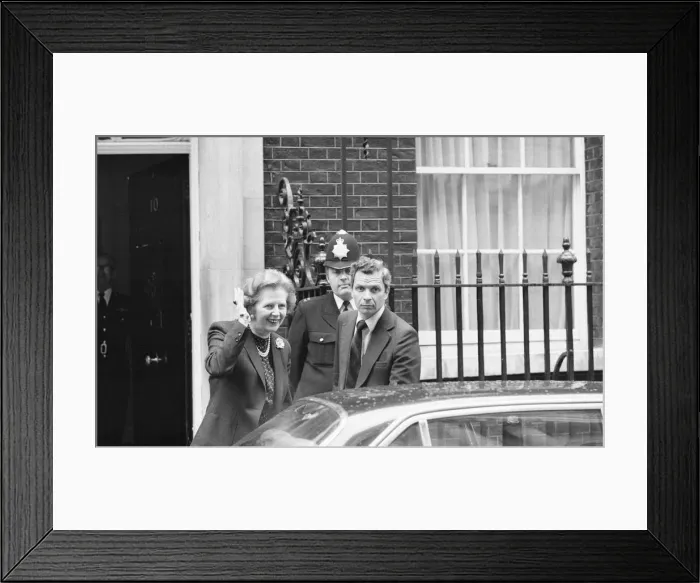 Framed Print : Margaret Thatcher PM pictured outside Downing Street, London, Wednesday 7th April 1982 Framed Print : Margaret Thatcher PM pictured outside Downing Street, London, Wednesday 7th April 1982