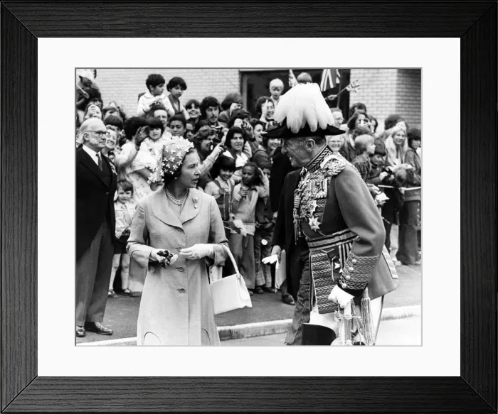 Framed Print : Queen Elizabeth II visiting Wales during the silver jubilee tour. June 1977 Framed Print : Queen Elizabeth II visiting Wales during the silver jubilee tour. June 1977