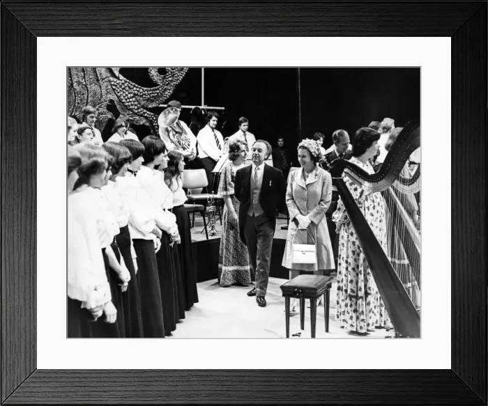 Framed Print : Queen Elizabeth II and Prince Philip silver jubilee tour