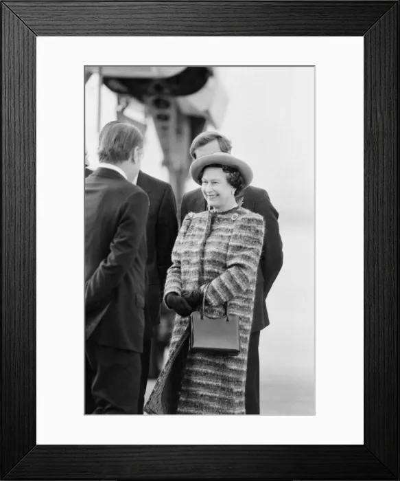 Framed Print : Queen Elizabeth II opens London City Airport, to the East of London Framed Print : Queen Elizabeth II opens London City Airport, to the East of London