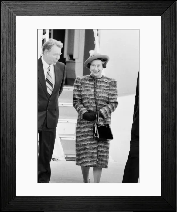Framed Print : Queen Elizabeth II opens London City Airport, to the East of London Framed Print : Queen Elizabeth II opens London City Airport, to the East of London