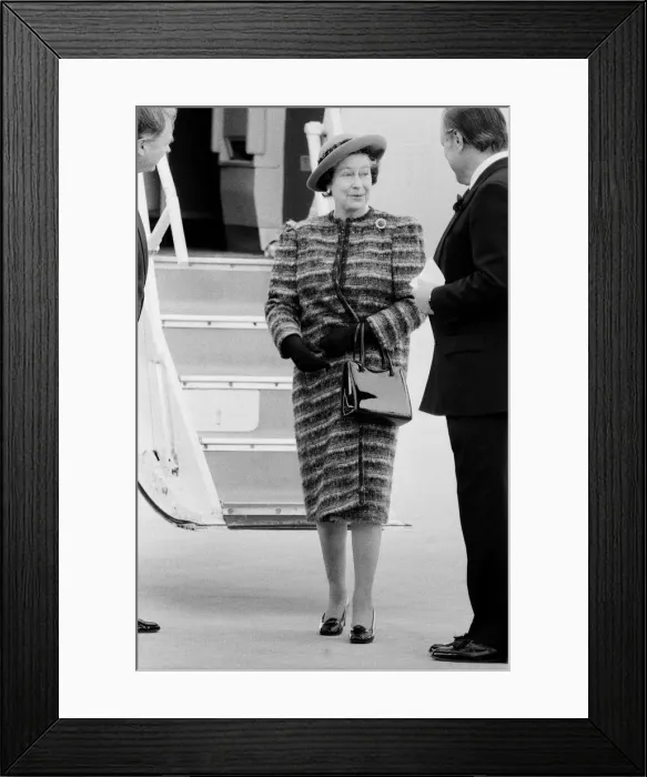 Framed Print : Queen Elizabeth II opens London City Airport, to the East of London Framed Print : Queen Elizabeth II opens London City Airport, to the East of London