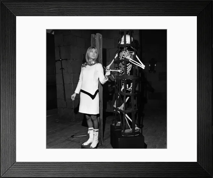 Framed Print : Recording of new Granada series The Man From Room 17. Actress Amber Kammer Framed Print : Recording of new Granada series The Man From Room 17. Actress Amber Kammer