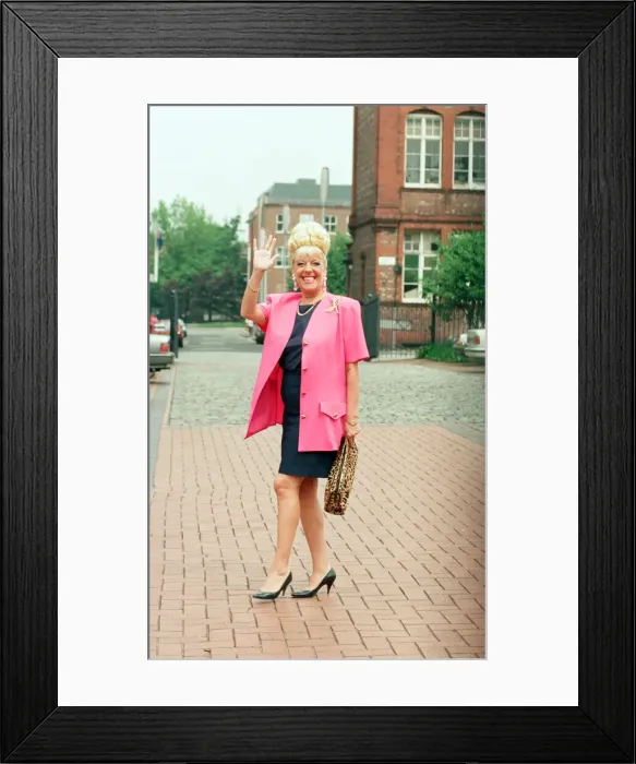 Framed Print : Julie Goodyear is pictured outside the set of Coronation Street greeting fans Framed Print : Julie Goodyear is pictured outside the set of Coronation Street greeting fans