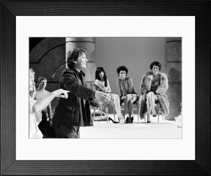 Framed Print : David Bailey making the Greenpeace anti-fur film Dumb Animals. 21st June 1985 Framed Print : David Bailey making the Greenpeace anti-fur film Dumb Animals. 21st June 1985