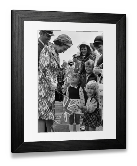 Framed Print : Queen Elizabeth II visiting Royal Signals, Catterick, Richmondshire, North Yorkshire Framed Print : Queen Elizabeth II visiting Royal Signals, Catterick, Richmondshire, North Yorkshire