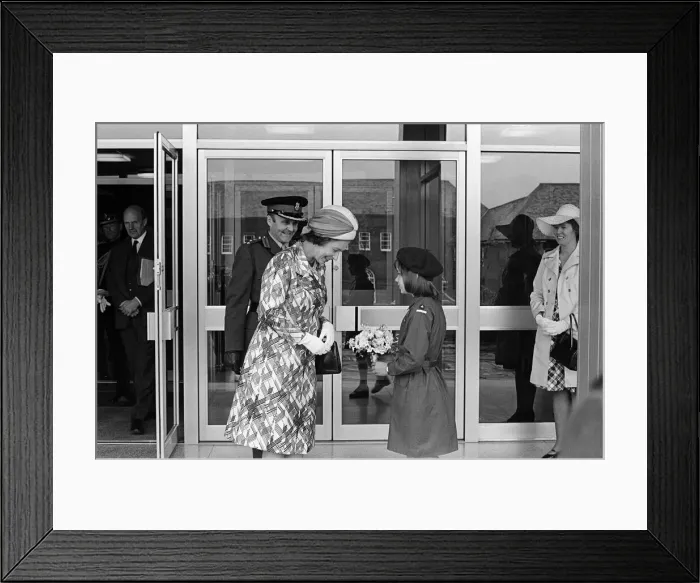 Framed Print : Queen Elizabeth II visiting Catterick Garrison, Richmondshire, North Yorkshire