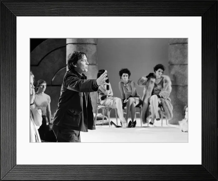 Framed Print : David Bailey making the Greenpeace anti-fur film Dumb Animals. 21st June 1985