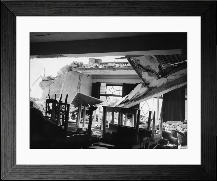 Framed Print : The wreckage of a Bridlington Hotel following an air raid on the town at the height of