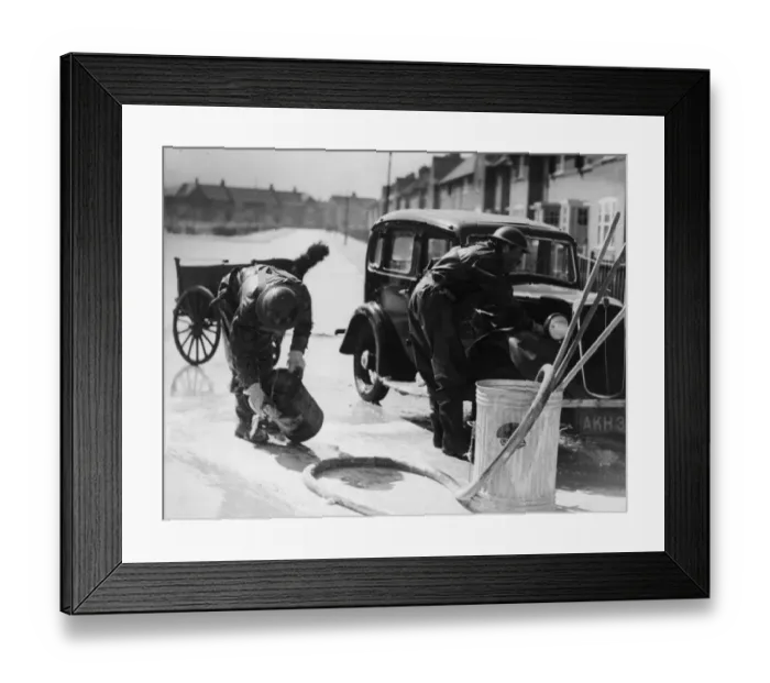 Framed Print : East Hull Auxiliary Fire Service seen here training. Circa 1940