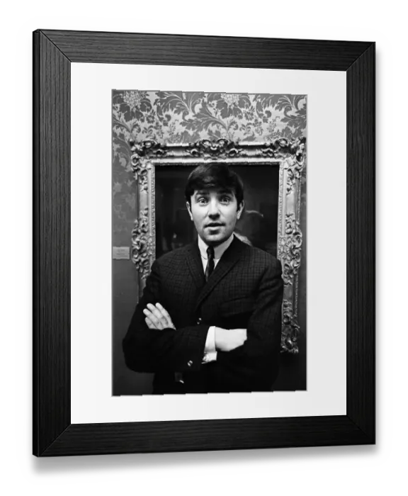 Framed Print : Jimmy Tarbuck enjoys a day out in Liverpool. 7th February 1965