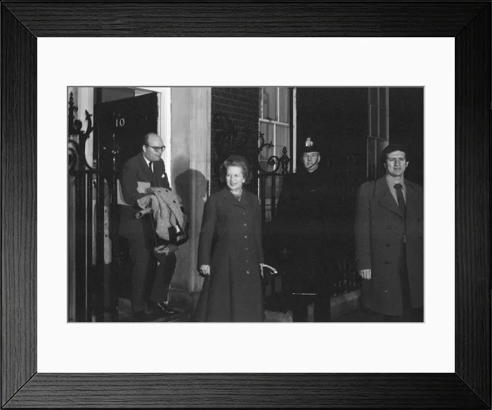 Framed Print : Margaret Thatcher PM pictured outside Downing Street, London, 15th January 1982
