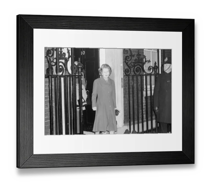 Framed Print : Margaret Thatcher PM pictured outside Downing Street, London, 15th January 1982 Framed Print : Margaret Thatcher PM pictured outside Downing Street, London, 15th January 1982
