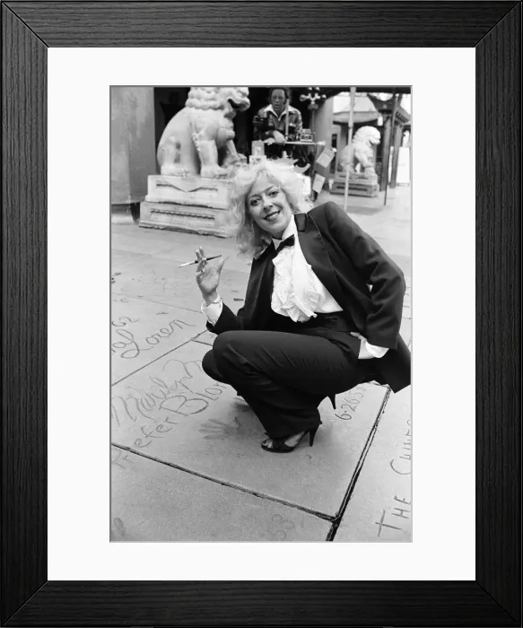Framed Print : Julie Goodyear in Hollywood, California. 21st November 1982 Framed Print : Julie Goodyear in Hollywood, California. 21st November 1982