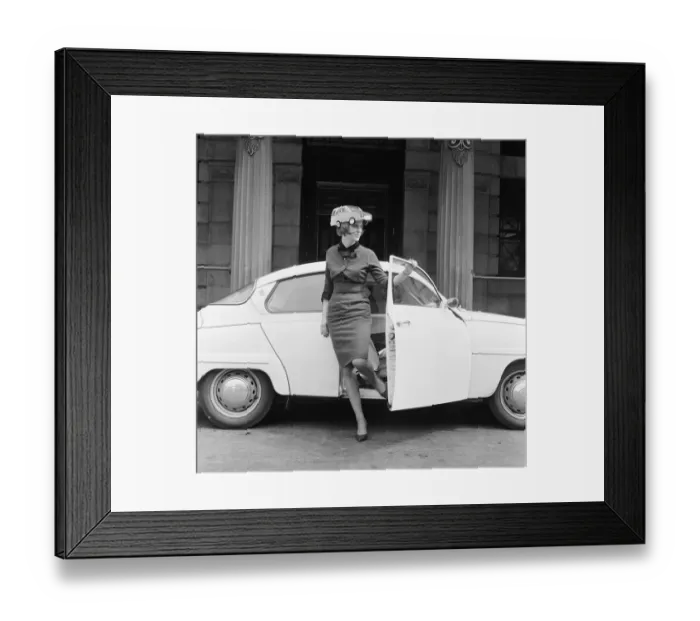 Framed Print : Fee £75 for online and £150 for print Miss Patricia McKenzie, 22