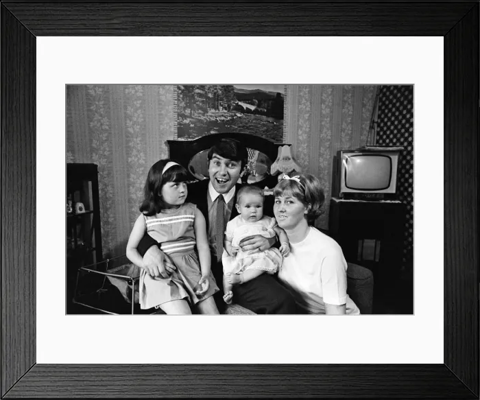 Framed Print : Jimmy Tarbuck in Great Yarmouth with his wife Pauline and their daughters Cheryl, 5 Framed Print : Jimmy Tarbuck in Great Yarmouth with his wife Pauline and their daughters Cheryl, 5