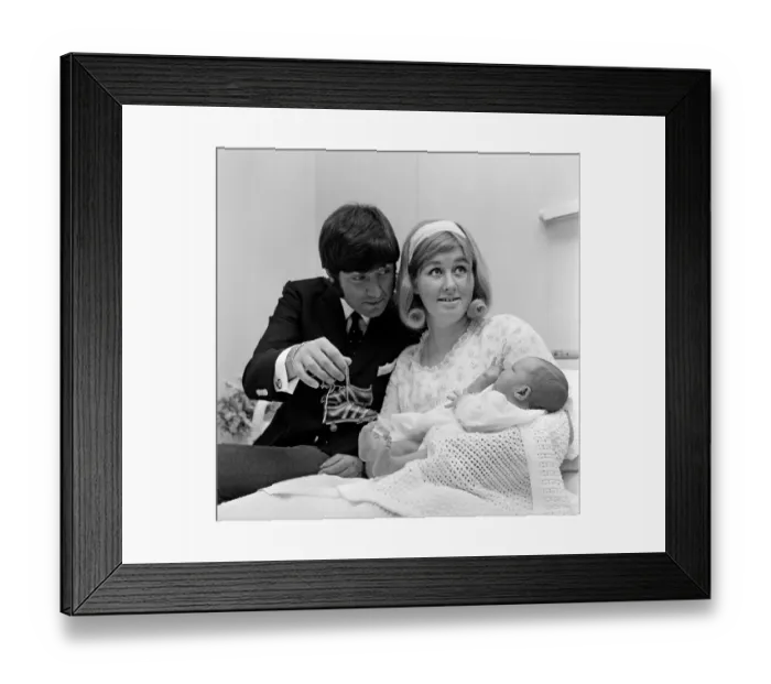 Framed Print : Jimmy Tarbuck and his wife Pauline pictured at Stanborough Hospital, Watford Framed Print : Jimmy Tarbuck and his wife Pauline pictured at Stanborough Hospital, Watford