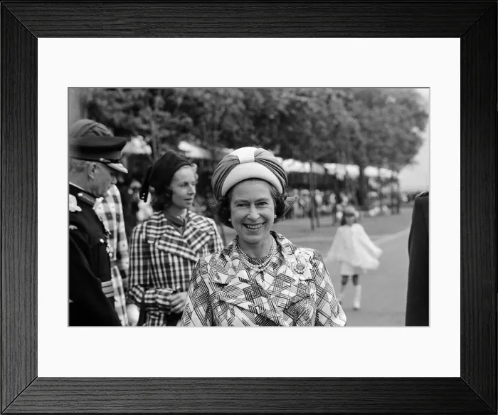 Framed Print : Queen Elizabeth II visiting Royal Signals, Catterick, Richmondshire, North Yorkshire Framed Print : Queen Elizabeth II visiting Royal Signals, Catterick, Richmondshire, North Yorkshire