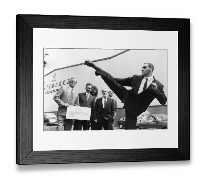 Framed Print : Alfie Lewis, World Light Heavyweight Kick Boxing Champion