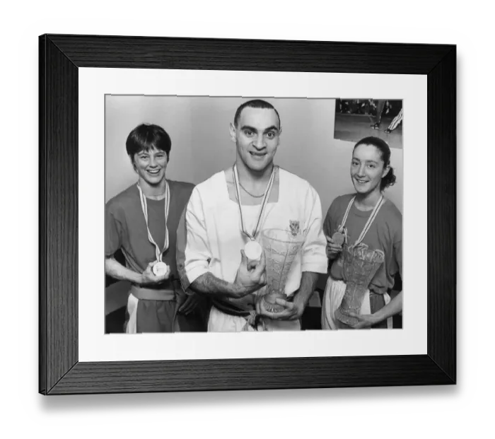 Framed Print : Alfie Lewis (centre) Kick Boxing Champion, pictured with Aicha Lahsen (right), (left TBC)
