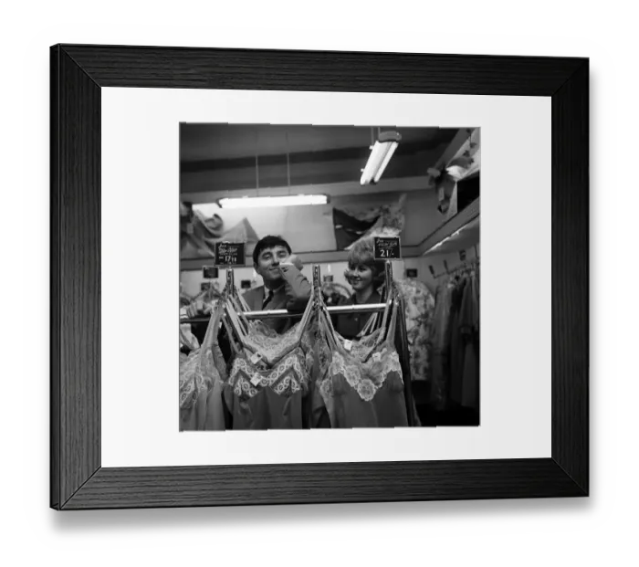 Framed Print : Comedian Jimmy Tarbuck, aged 23, with his wife Pauline, also 23