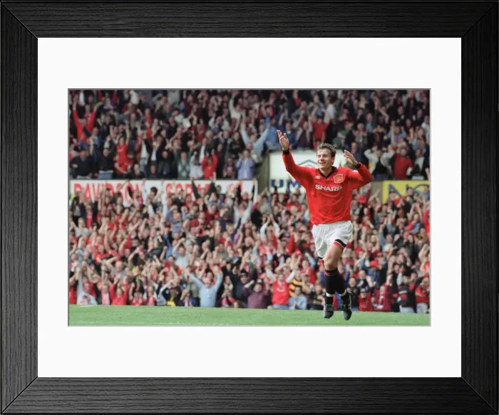 Framed Print : English Premier League match at Old Trafford. Manchester United 2 v Liverpool 0 Framed Print : English Premier League match at Old Trafford. Manchester United 2 v Liverpool 0