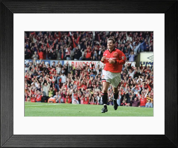 Framed Print : English Premier League match at Old Trafford. Manchester United 2 v Liverpool 0 Framed Print : English Premier League match at Old Trafford. Manchester United 2 v Liverpool 0