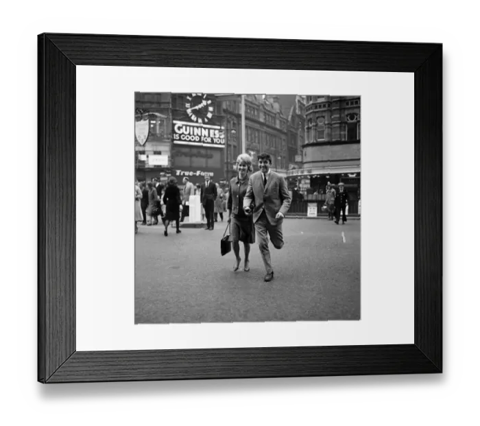 Framed Print : Comedian Jimmy Tarbuck, aged 23, with his wife Pauline, also 23 Framed Print : Comedian Jimmy Tarbuck, aged 23, with his wife Pauline, also 23