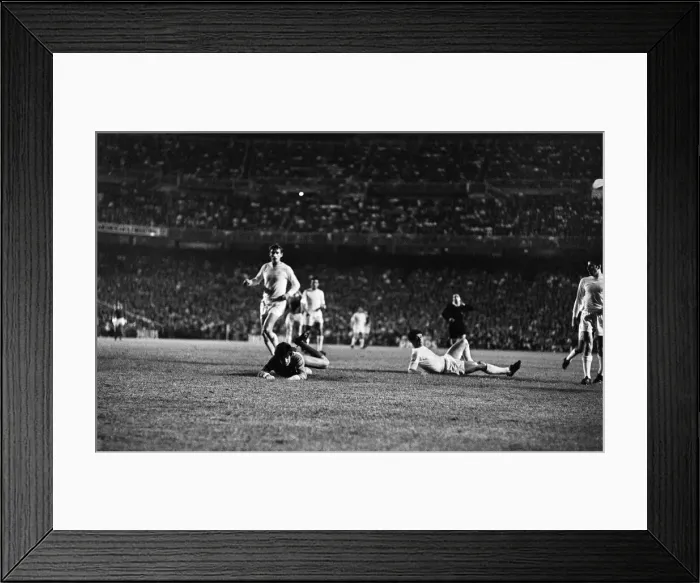 Framed Print : European Cup Semi Final Second Leg match at the Santiago Bernabeu Stadium in Madrid Framed Print : European Cup Semi Final Second Leg match at the Santiago Bernabeu Stadium in Madrid