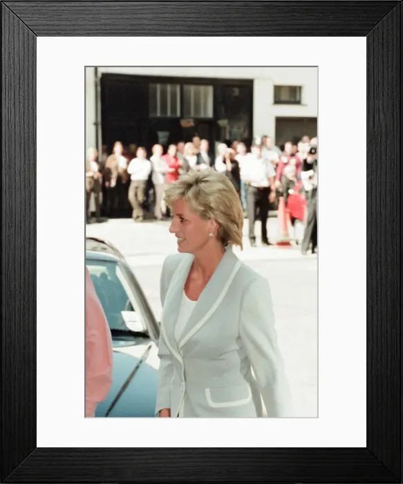 Framed Print : Princess Diana, keeps her first engagement as a divorced woman Framed Print : Princess Diana, keeps her first engagement as a divorced woman