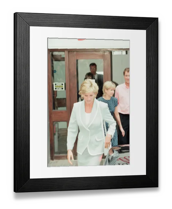 Framed Print : Princess Diana, keeps her first engagement as a divorced woman Framed Print : Princess Diana, keeps her first engagement as a divorced woman