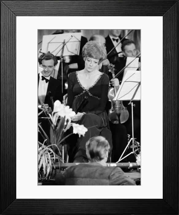 Framed Print : Actress Maggie Smith pictured during the filming of MGMs comedy Framed Print : Actress Maggie Smith pictured during the filming of MGMs comedy