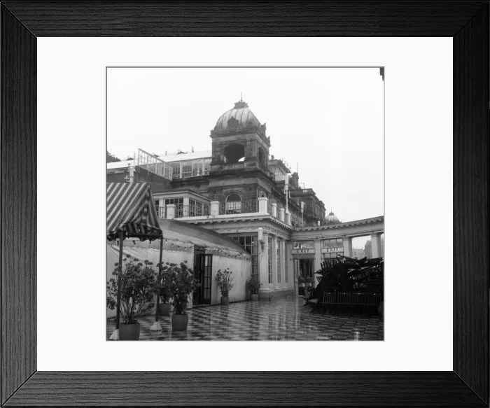 Framed Print : The Spa, Scarborough, North Yorkshire. A Grade II* listed building in South Bay Framed Print : The Spa, Scarborough, North Yorkshire. A Grade II* listed building in South Bay