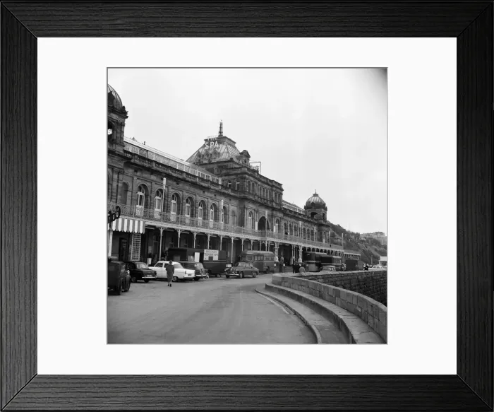 Framed Print : The Spa, Scarborough, North Yorkshire. A Grade II* listed building in South Bay Framed Print : The Spa, Scarborough, North Yorkshire. A Grade II* listed building in South Bay