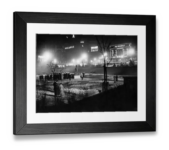 Framed Print : Piccadilly area of Manchester on a Friday night. 3rd May 1935